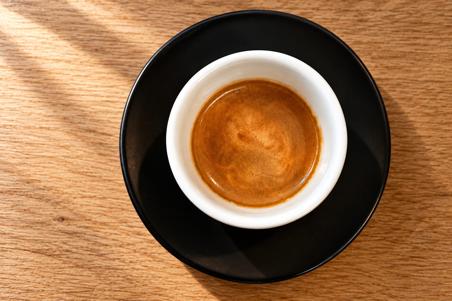 Cafeaua cremoasă și intensă: cum alegi cafeaua pentru espresso și cappuccino